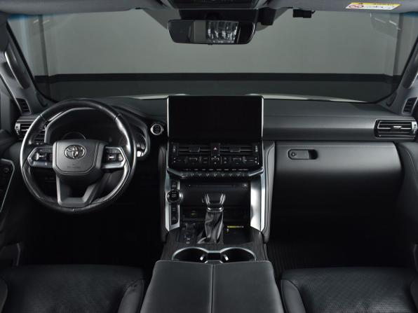 Toyota Land Cruiser 300 Series с пробегом 2022 года, цена 11 499 995 рублей, 69998 км, внедорожник, Автокод Объявления