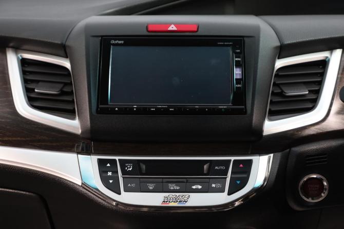 Honda Jade I с пробегом 2015 года, цена 1 399 000 рублей, 180000 км, компактвэн, Автокод Объявления