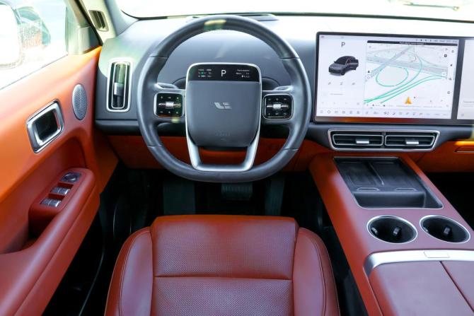 Li Auto (Lixiang) L6 I с пробегом 2024 года, цена 4 750 000 рублей, 61126 км, внедорожник, Автокод Объявления