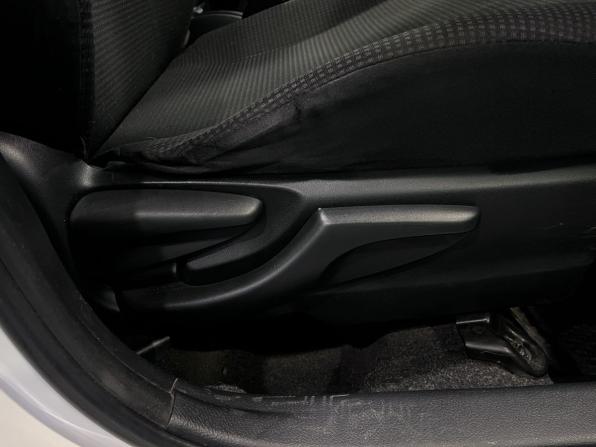 Toyota Vitz III (XP130) Рестайлинг с пробегом 2014 года, цена 670 000 рублей, 205905 км, хэтчбек, Автокод Объявления