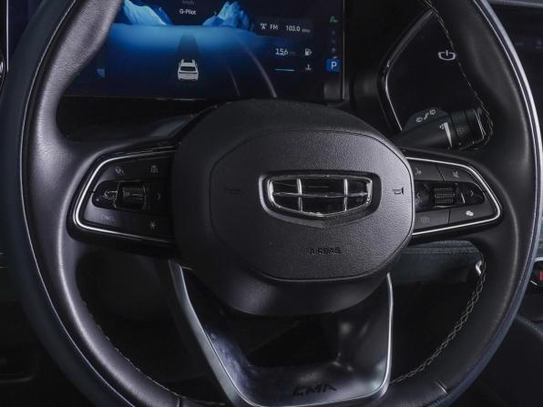 Geely Monjaro I с пробегом 2023 года, цена 3 420 000 рублей, 36710 км, внедорожник, Автокод Объявления