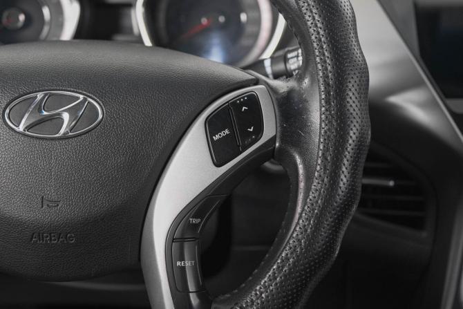 Hyundai Avante V с пробегом 2012 года, цена 949 000 рублей, 219000 км, седан, Автокод Объявления
