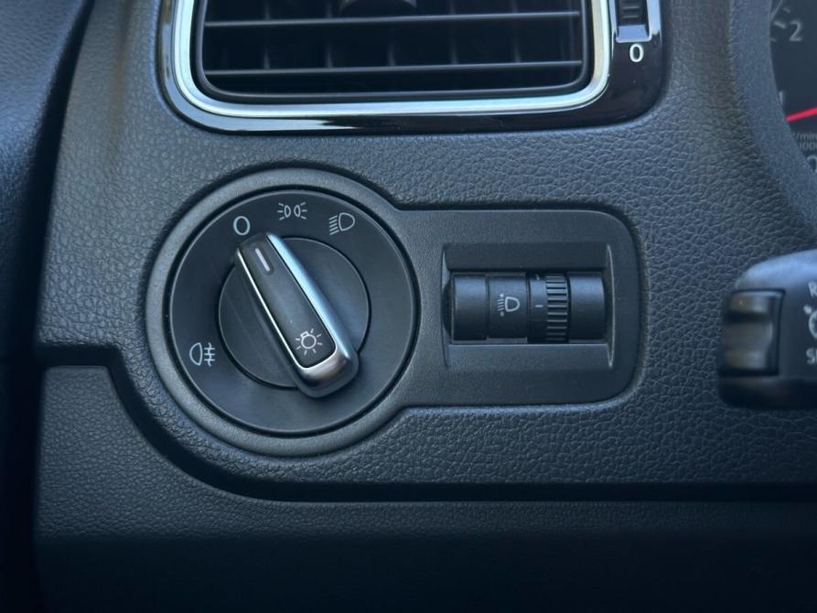 Volkswagen Polo V Рестайлинг Санкт-Петербург  - изображение 35