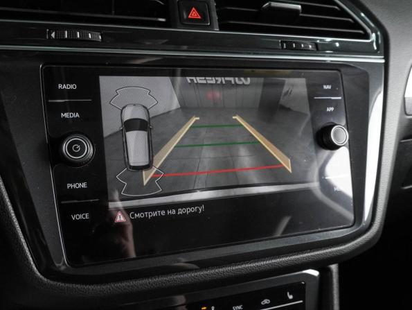 Volkswagen Tiguan II Рестайлинг с пробегом 2021 года, цена 2 915 000 рублей, 53691 км, внедорожник, Автокод Объявления