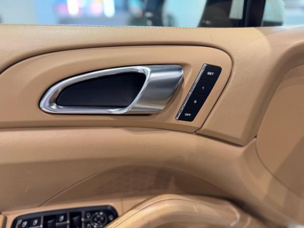 Porsche Cayenne II (958) с пробегом 2011 года, цена 2 340 000 рублей, 189000 км, внедорожник, Автокод Объявления