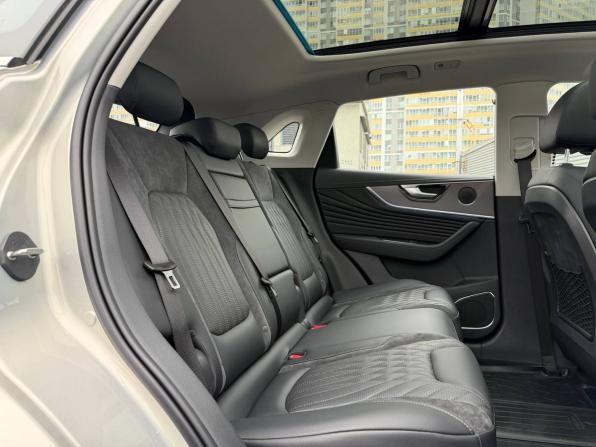Hongqi HS5 I Рестайлинг с пробегом 2024 года, цена 3 295 000 рублей, 2667 км, внедорожник, Автокод Объявления