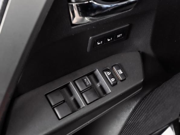 Toyota RAV4 IV (XA40) Рестайлинг с пробегом 2018 года, цена 2 655 000 рублей, 162342 км, внедорожник, Автокод Объявления