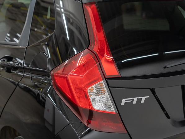 Honda Fit III Рестайлинг с пробегом 2019 года, цена 1 197 000 рублей, 130000 км, хэтчбек, Автокод Объявления