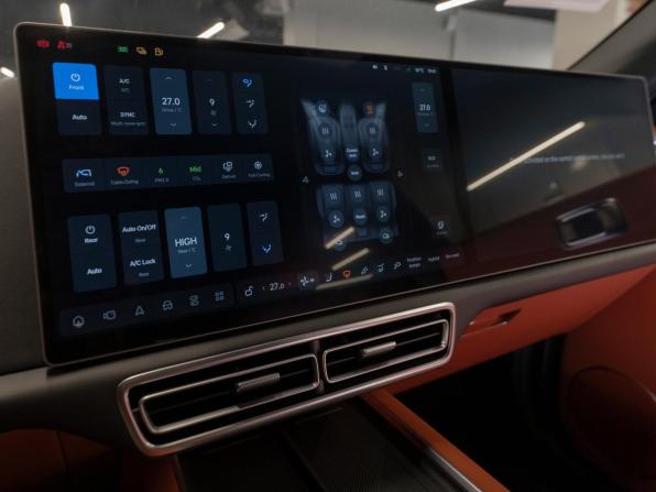 Li Auto (Lixiang) L7 I Рестайлинг с пробегом 2025 года, цена 7 750 000 рублей, 30 км, внедорожник, Автокод Объявления