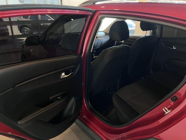 Kia Rio IV Рестайлинг с пробегом 2021 года, цена 2 052 000 рублей, 22215 км, хэтчбек, Автокод Объявления