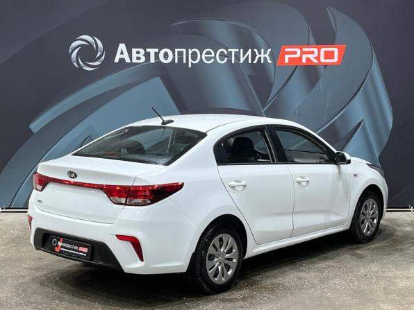 Kia Rio IV с пробегом 2018 года, цена 1 000 000 рублей, 69000 км, седан, Автокод Объявления