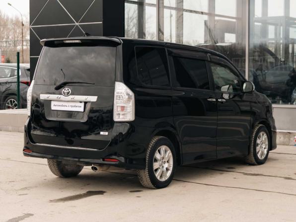 Toyota Voxy II (R70) Рестайлинг с пробегом 2011 года, цена 1 260 000 рублей, 246165 км, минивэн, Автокод Объявления