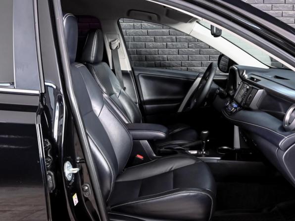 Toyota RAV4 IV (XA40) Рестайлинг с пробегом 2018 года, цена 2 655 000 рублей, 162342 км, внедорожник, Автокод Объявления