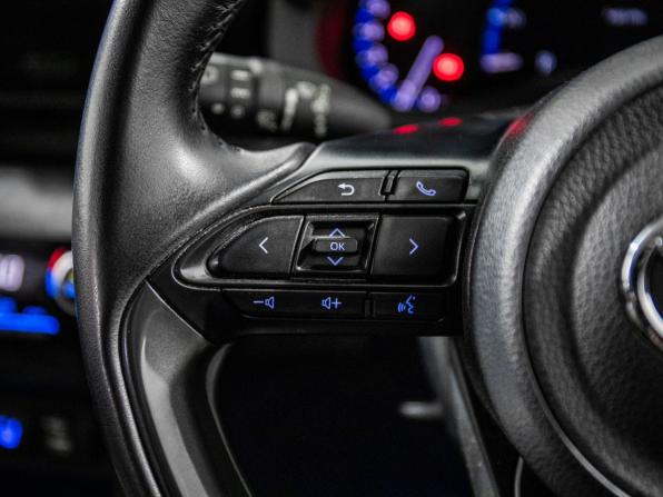 Toyota Yaris Cross с пробегом 2021 года, цена 1 960 000 рублей, 44587 км, внедорожник, Автокод Объявления