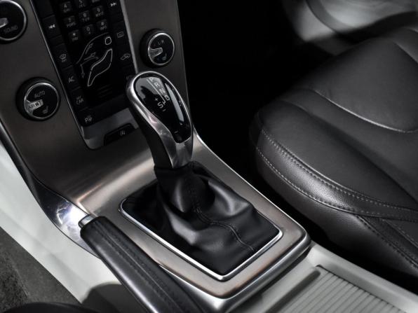 Volvo V40 Cross Country I Рестайлинг с пробегом 2016 года, цена 1 329 000 рублей, 162313 км, хэтчбек, Автокод Объявления