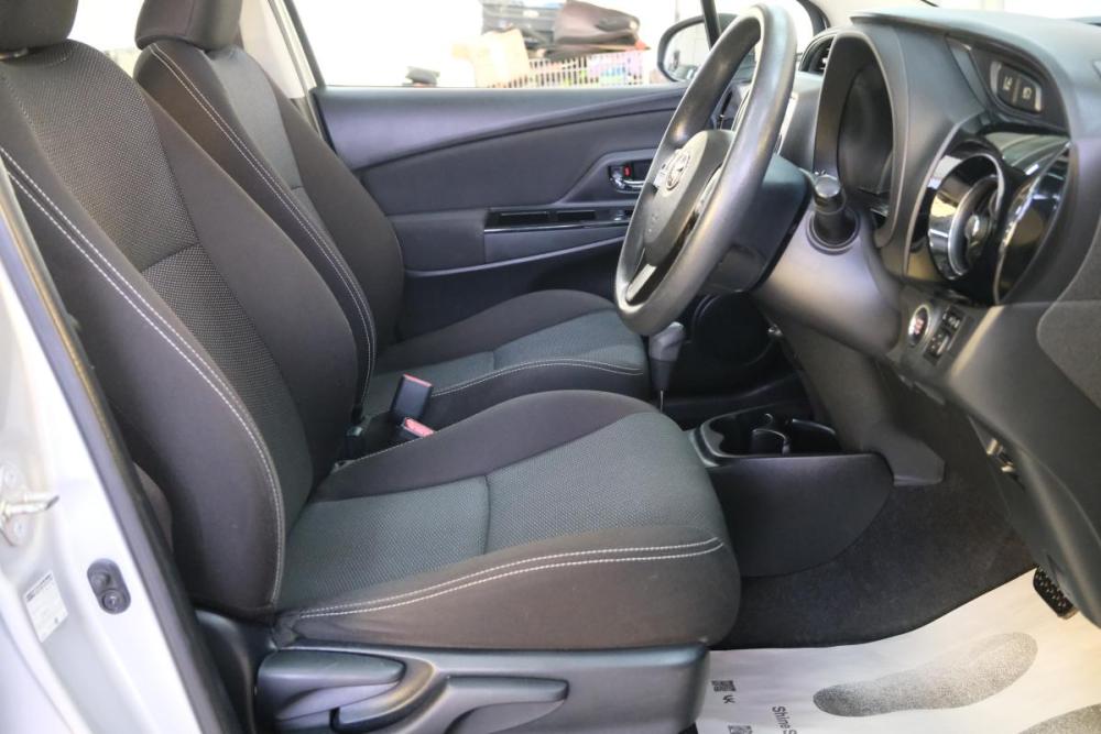 Toyota Vitz III (XP130) Рестайлинг 2 Омск  - изображение 8