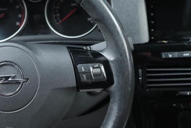 Opel Astra H Рестайлинг с пробегом 2010 года, цена 619 000 рублей, 227345 км, хэтчбек, Автокод Объявления