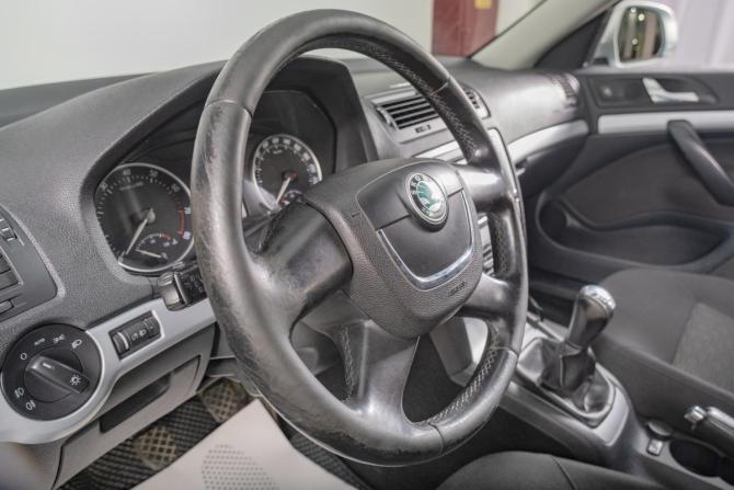 Skoda Octavia II (A5) Рестайлинг с пробегом 2010 года, цена 799 000 рублей, 231132 км, лифтбек, Автокод Объявления