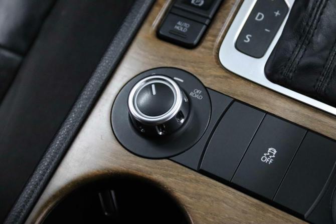 Volkswagen Touareg II с пробегом 2011 года, цена 1 585 850 рублей, 334895 км, внедорожник, Автокод Объявления