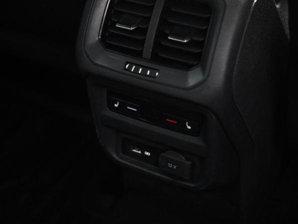 Volkswagen Tiguan II с пробегом 2019 года, цена 2 499 000 рублей, 186869 км, внедорожник, Автокод Объявления