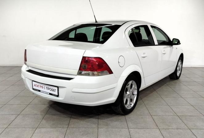 Opel Astra H Рестайлинг с пробегом 2011 года, цена 560 000 рублей, 204590 км, седан, Автокод Объявления