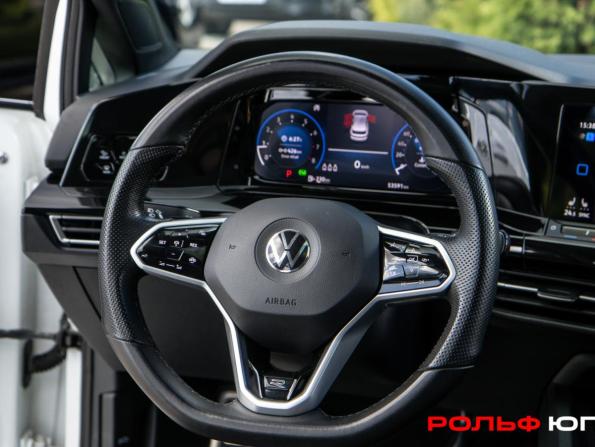 Volkswagen Golf VIII с пробегом 2022 года, цена 2 488 000 рублей, 52523 км, хэтчбек, Автокод Объявления