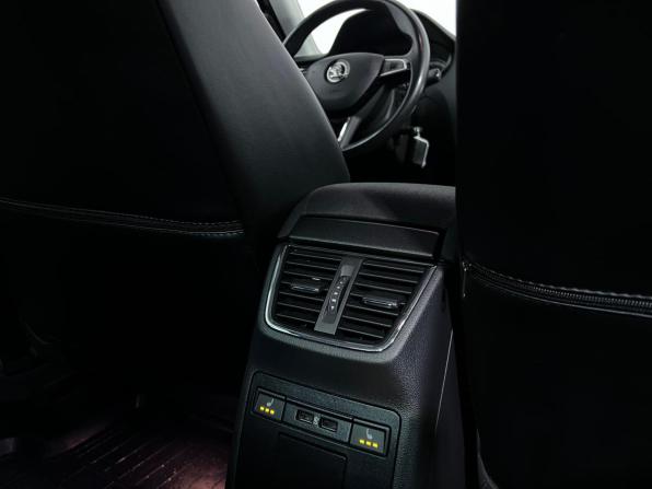 Skoda Octavia III (A7) Рестайлинг с пробегом 2018 года, цена 1 998 000 рублей, 74329 км, лифтбек, Автокод Объявления