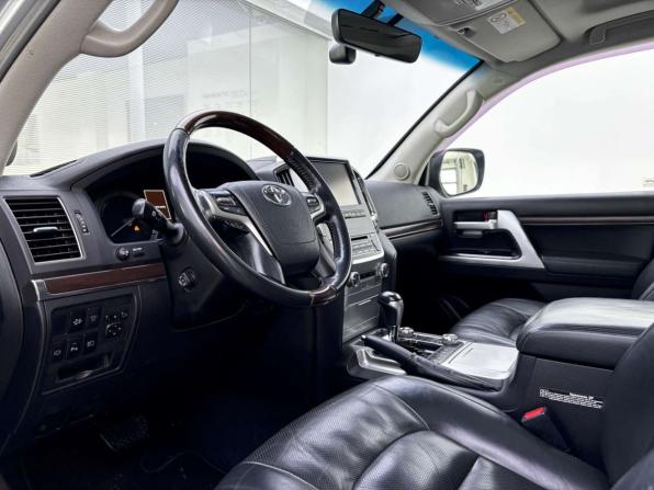 Toyota Land Cruiser 200 Series Рестайлинг 2 с пробегом 2015 года, цена 4 899 000 рублей, 192770 км, внедорожник, Автокод Объявления