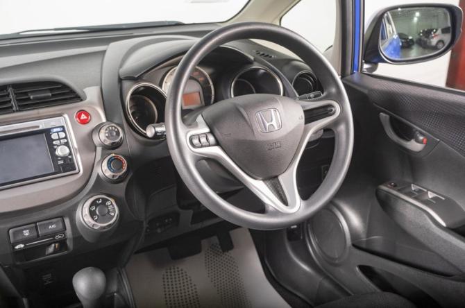 Honda Fit IV с пробегом 2011 года, цена 1 049 000 рублей, 30235 км, хэтчбек, Автокод Объявления