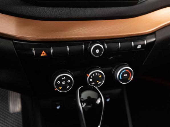 Lada (ВАЗ) Vesta I Рестайлинг (NG) с пробегом 2024 года, цена 1 180 000 рублей, 130359 км, универсал, Автокод Объявления