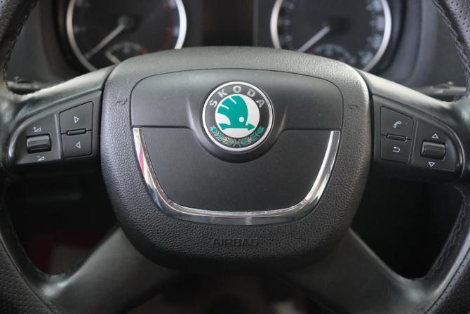 Skoda Octavia II (A5) Рестайлинг с пробегом 2012 года, цена 879 000 рублей, 254000 км, универсал, Автокод Объявления