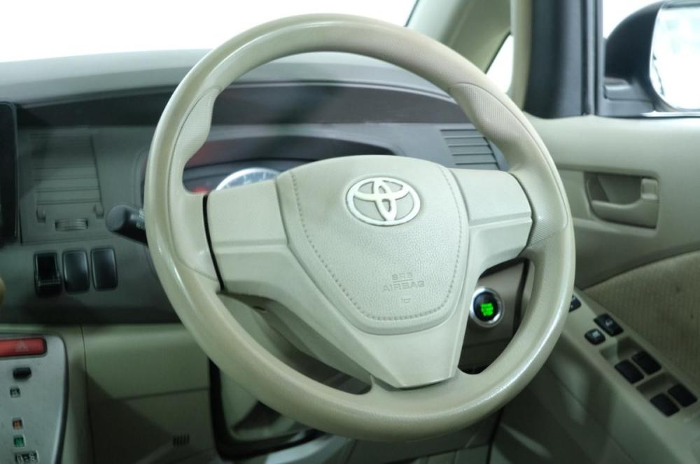 Toyota ISis I Рестайлинг Омск  - изображение 10