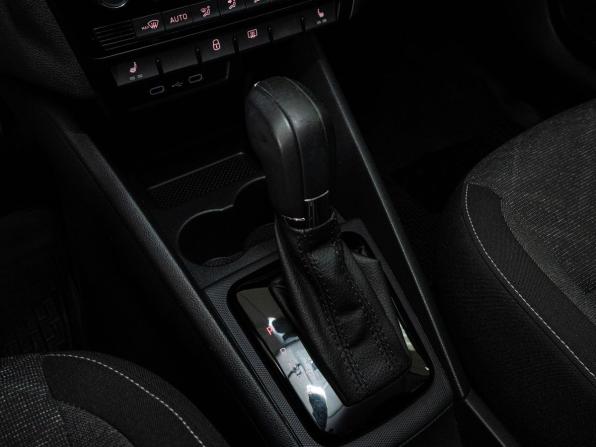 Volkswagen Polo VI с пробегом 2022 года, цена 1 698 000 рублей, 76917 км, лифтбек, Автокод Объявления