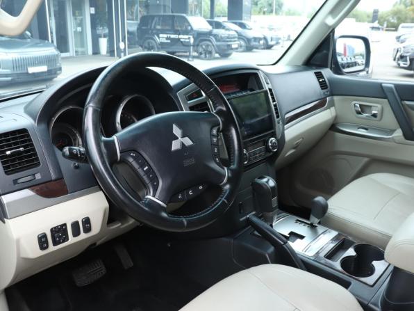 Mitsubishi Pajero IV Рестайлинг 2 с пробегом 2017 года, цена 2 790 000 рублей, 136657 км, внедорожник, Автокод Объявления