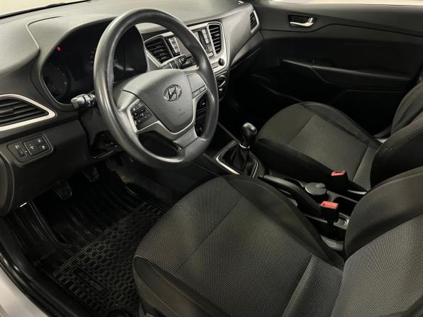Hyundai Solaris II с пробегом 2018 года, цена 1 091 000 рублей, 214953 км, седан, Автокод Объявления