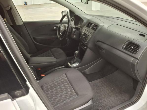 Volkswagen Polo V Рестайлинг с пробегом 2017 года, цена 1 120 000 рублей, 143173 км, седан, Автокод Объявления