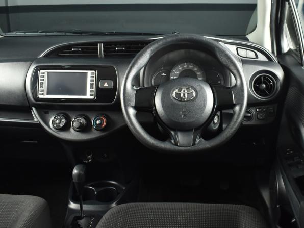 Toyota Vitz III (XP130) Рестайлинг 2 с пробегом 2018 года, цена 899 995 рублей, 112399 км, хэтчбек, Автокод Объявления