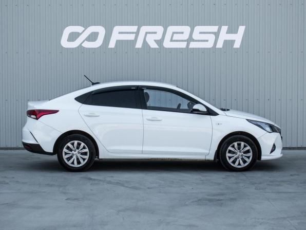Hyundai Solaris II Рестайлинг с пробегом 2021 года, цена 1 470 000 рублей, 100035 км, седан, Автокод Объявления