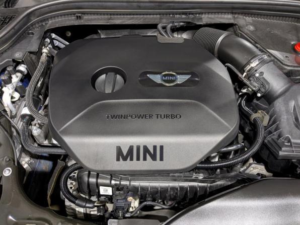 Mini Hatch III (F55/F56) Рестайлинг с пробегом 2018 года, цена 1 695 000 рублей, 100450 км, хэтчбек, Автокод Объявления