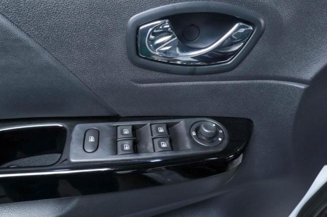 Renault Kaptur I с пробегом 2016 года, цена 1 359 000 рублей, 100149 км, внедорожник, Автокод Объявления