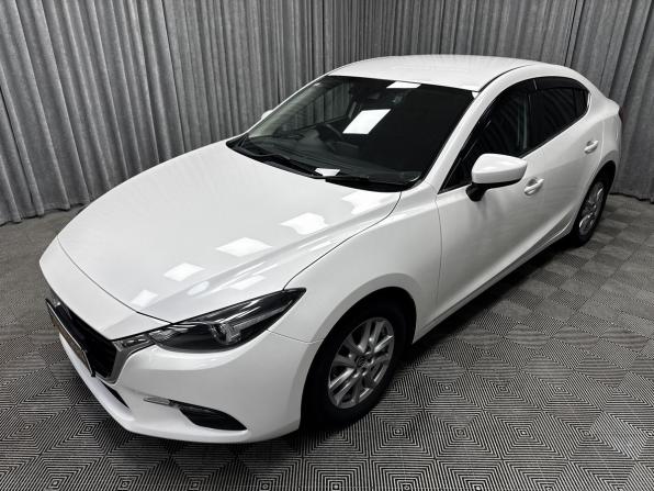 Mazda Axela III Рестайлинг с пробегом 2017 года, цена 1 570 000 рублей, 95146 км, седан, Автокод Объявления