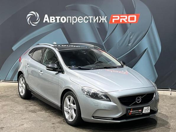 Volvo V40 II с пробегом 2014 года, цена 1 030 000 рублей, 125500 км, хэтчбек, Автокод Объявления