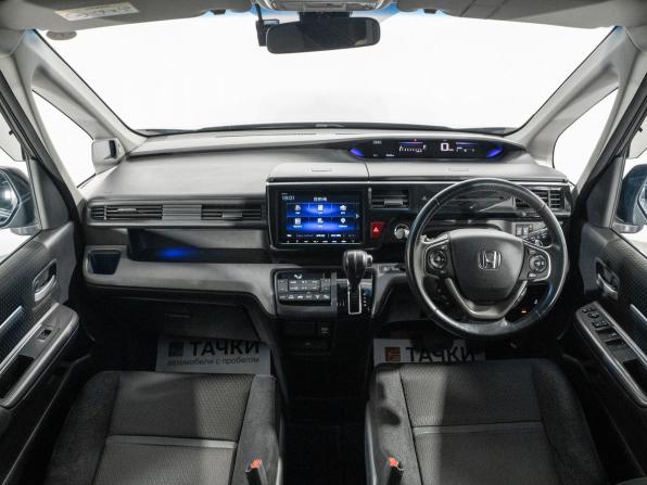 Honda Stepwgn V Рестайлинг с пробегом 2017 года, цена 2 299 500 рублей, 78450 км, минивэн, Автокод Объявления