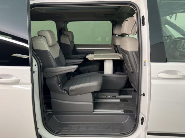 Volkswagen Multivan T7 с пробегом 2025 года, цена 9 975 000 рублей, 5109 км, минивэн, Автокод Объявления