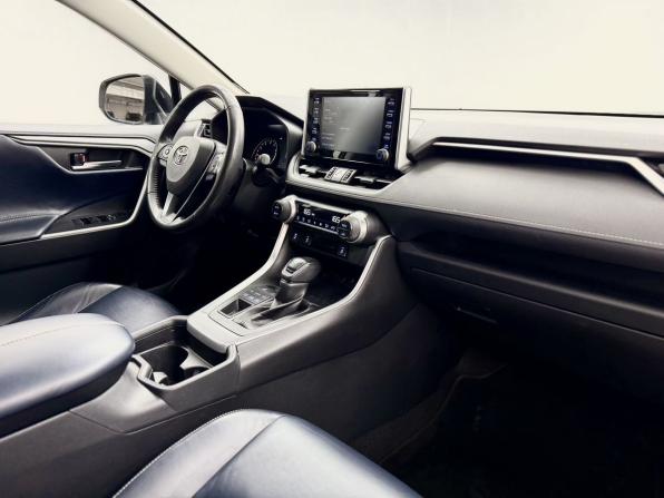Toyota RAV4 V (XA50) с пробегом 2021 года, цена 3 635 000 рублей, 47000 км, внедорожник, Автокод Объявления