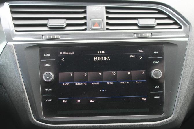 Volkswagen Tiguan II с пробегом 2018 года, цена 2 810 000 рублей, 48000 км, внедорожник, Автокод Объявления