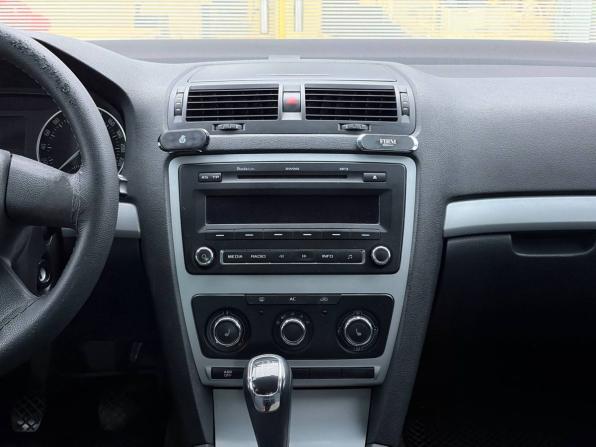 Skoda Octavia II (A5) Рестайлинг с пробегом 2012 года, цена 749 000 рублей, 247594 км, универсал, Автокод Объявления
