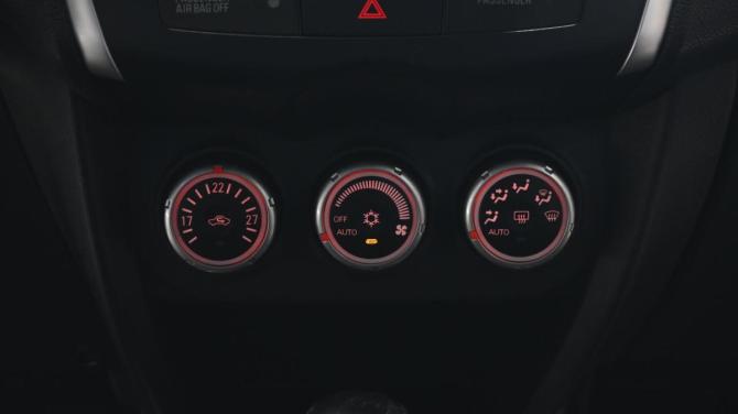Mitsubishi ASX I с пробегом 2010 года, цена 1 150 000 рублей, 128035 км, внедорожник, Автокод Объявления