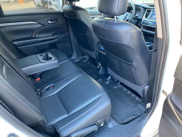 Toyota Highlander III (XU50) Рестайлинг с пробегом 2019 года, цена 3 550 000 рублей, 224131 км, внедорожник, Автокод Объявления