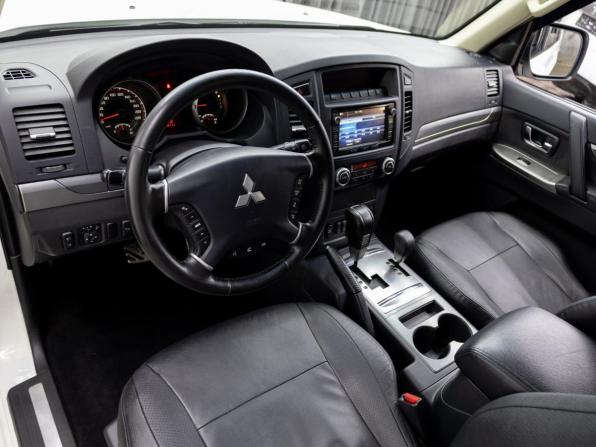 Mitsubishi Pajero IV Рестайлинг 1 с пробегом 2013 года, цена 1 995 000 рублей, 177311 км, внедорожник, Автокод Объявления